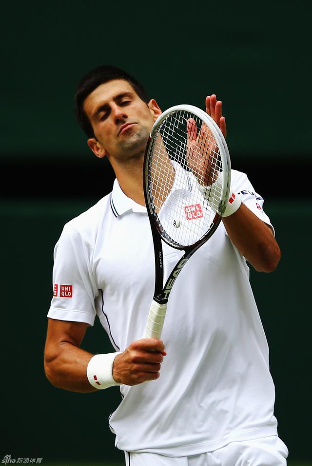 网页版入口-费德勒迎来十赛季出色发挥，C9观众热烈欢呼！观众掌声雷动-网页版入口